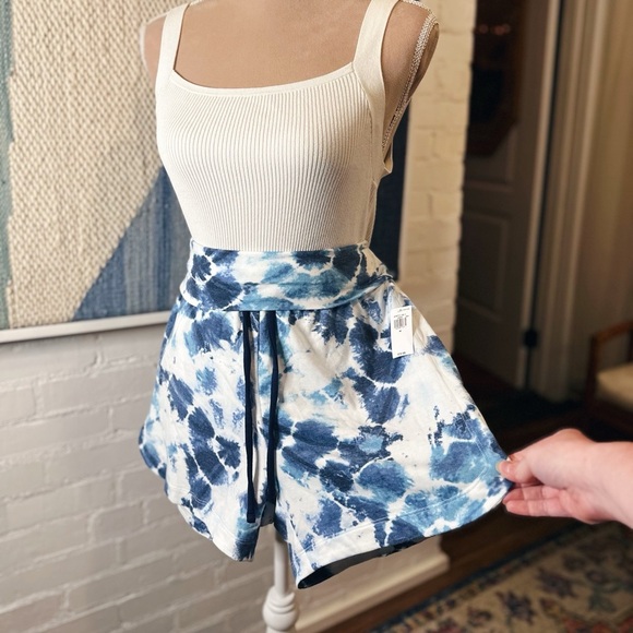 NWT Old Navy Blue Tie-Dye Fold Over Waist Shorts - Picture 1 of 11